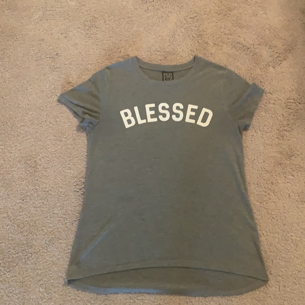 😇 “Blessed” Short Sleeved T-shirt Size M 😇 - Picture 3 of 16